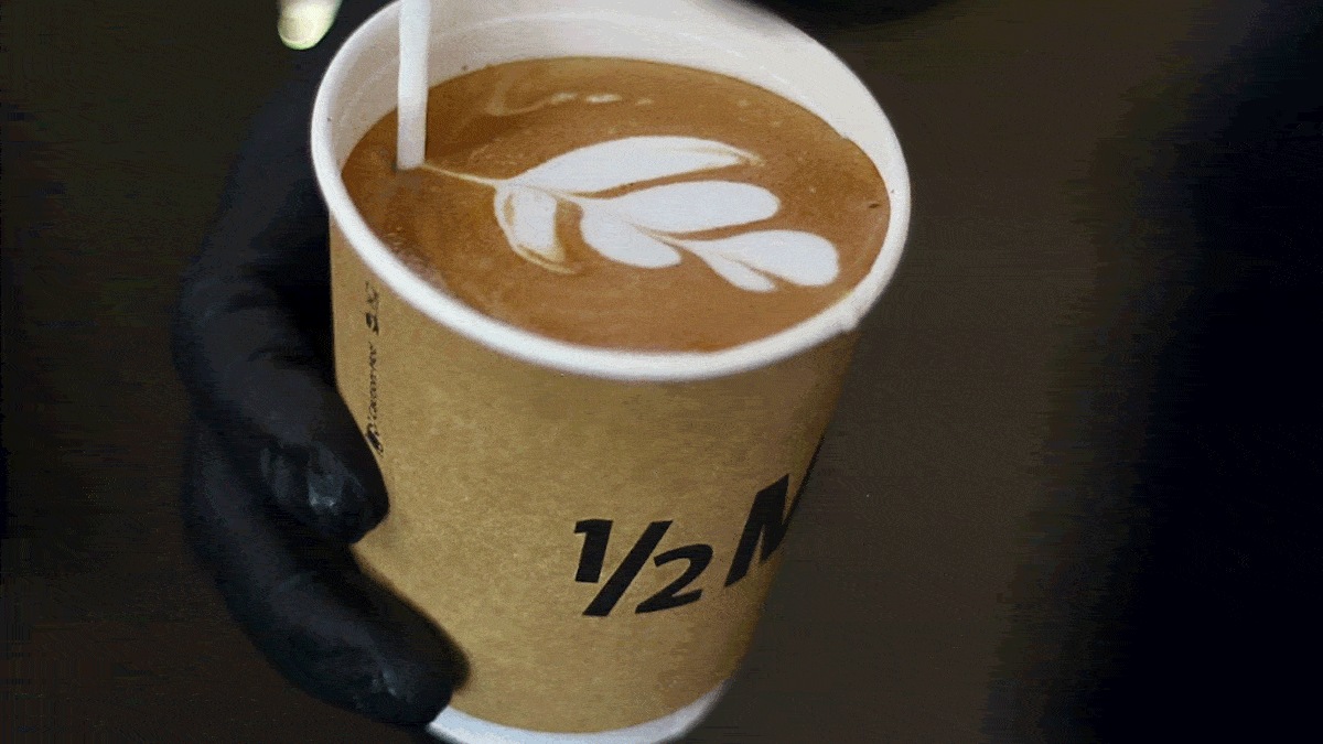 صورة عمل الخير بنكهة القهوة: شراكة هاف مليون وجمعية إنسان في السعودية